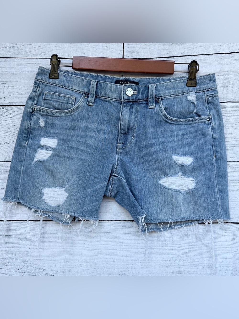 White House Black Market Distressed Fray Hem Denim Shorts - 4